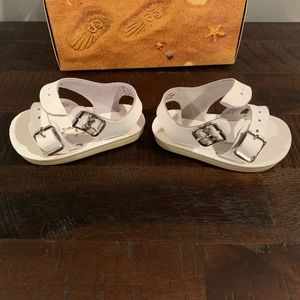 EUC Sun San Salt Water Sandals